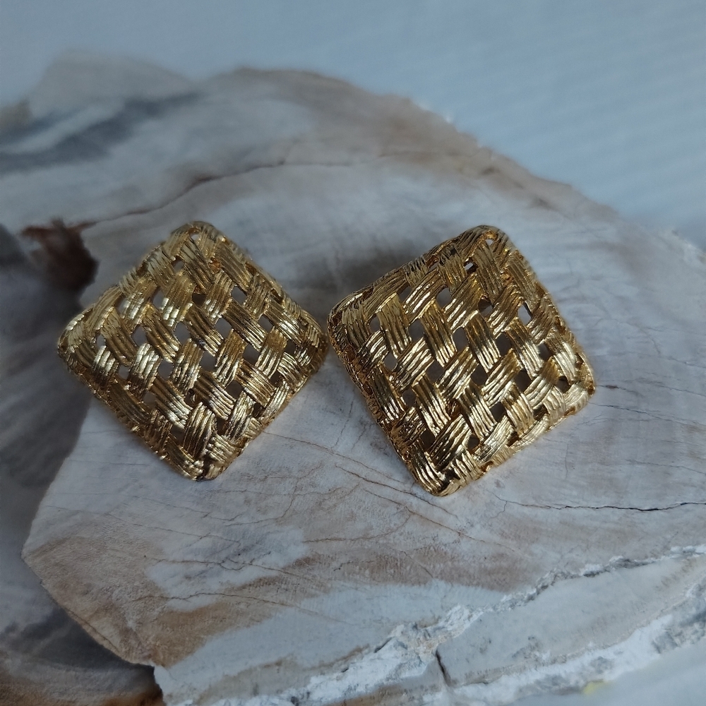 Gold Tone Basket Weave Diamond Cut Pierced Earrings Square Earrings Criss Cross